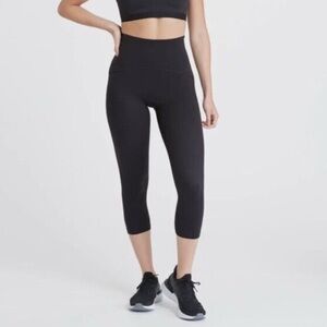 NWT Spanx Look At Me Now Cropped Black Leggings